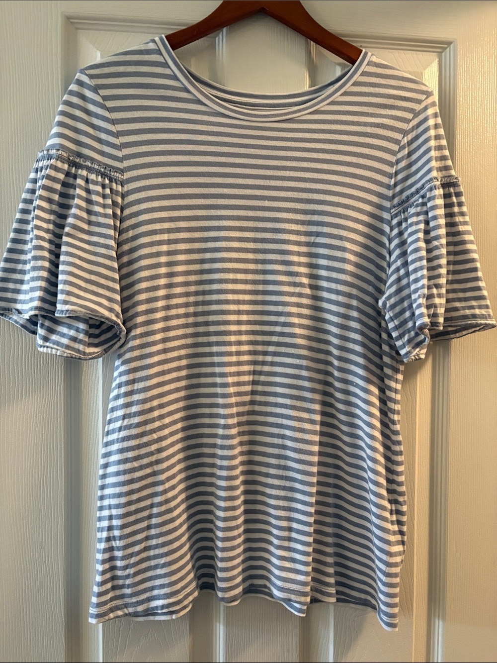 Banana Republic Women’s Blue/Gray and White Striped Puff Sleeve Designer Tee